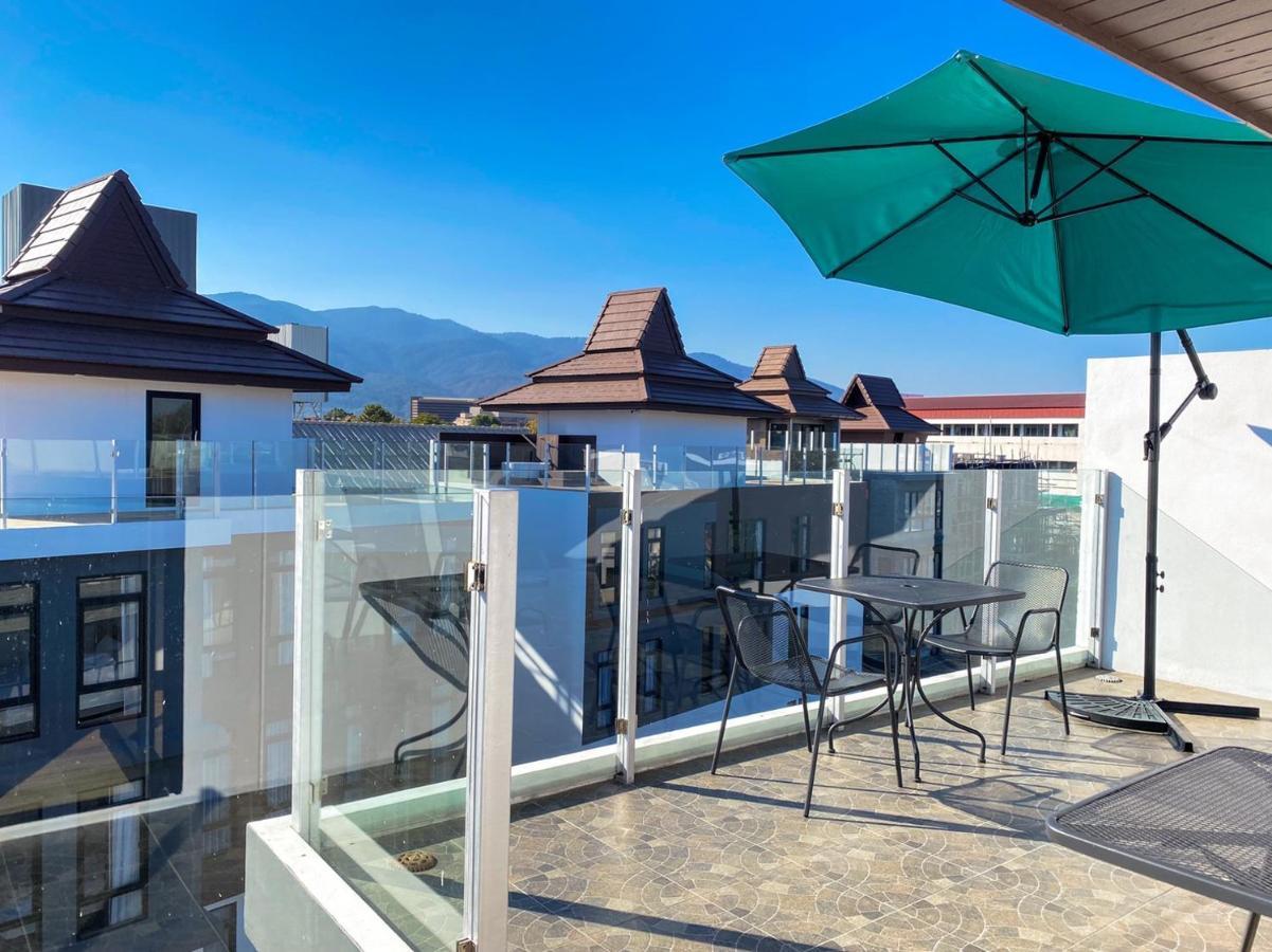 De Luxe Boutique&rooftop Restaurant *